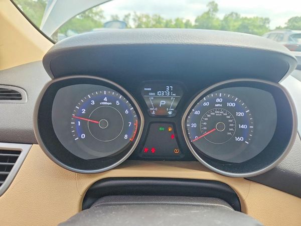 2013 HYUNDAI ELANTRA