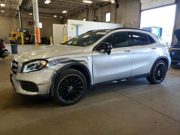 2020 MERCEDES-BENZ GLA