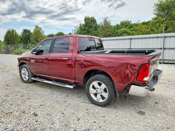 2016 RAM 1500 SLT CREW CAB 4X4