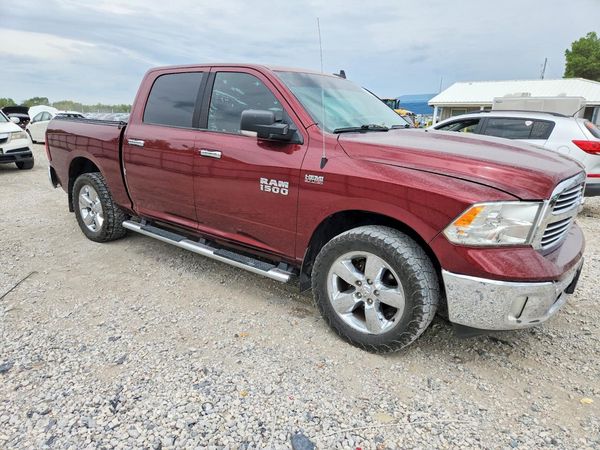 2016 RAM 1500 SLT CREW CAB 4X4