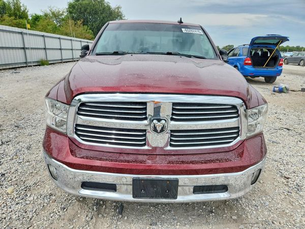 2016 RAM 1500 SLT CREW CAB 4X4