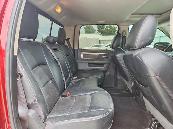 2016 RAM 1500 SLT CREW CAB 4X4