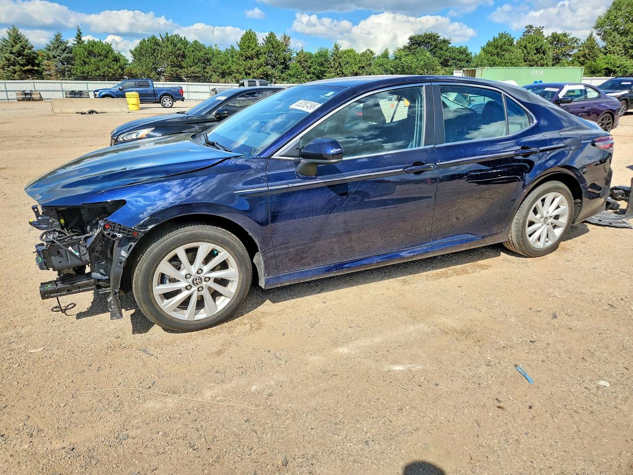 2022 TOYOTA CAMRY LE — Front 3/4