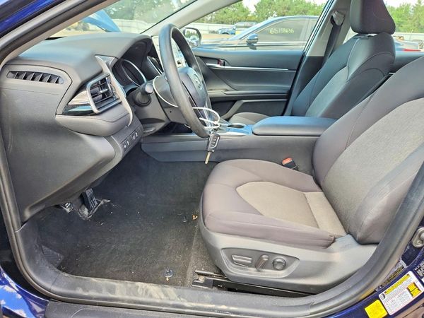 2022 TOYOTA CAMRY LE — DENT