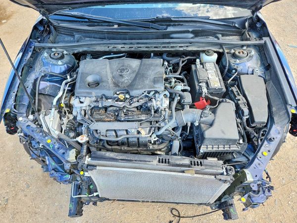 2022 TOYOTA CAMRY LE — Engine bay