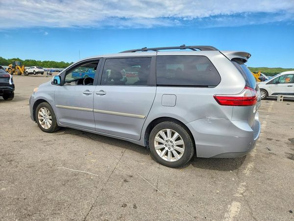 2015 TOYOTA SIENNA