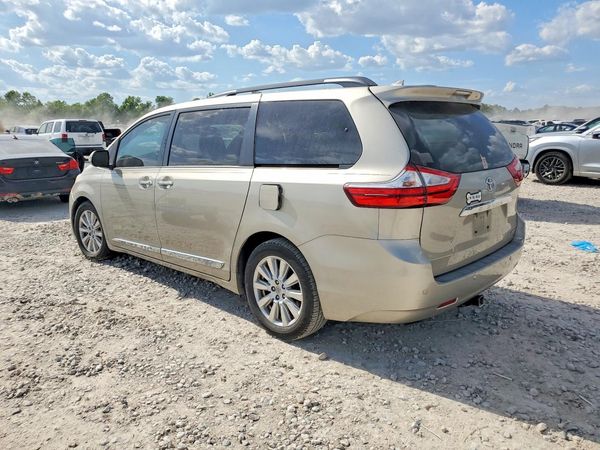 2017 TOYOTA SIENNA