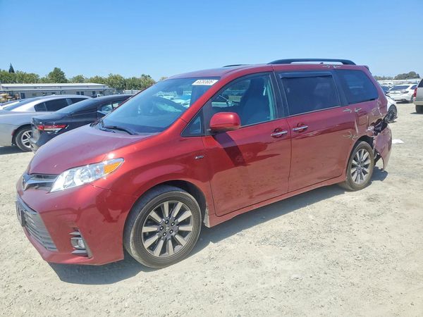 2018 TOYOTA SIENNA