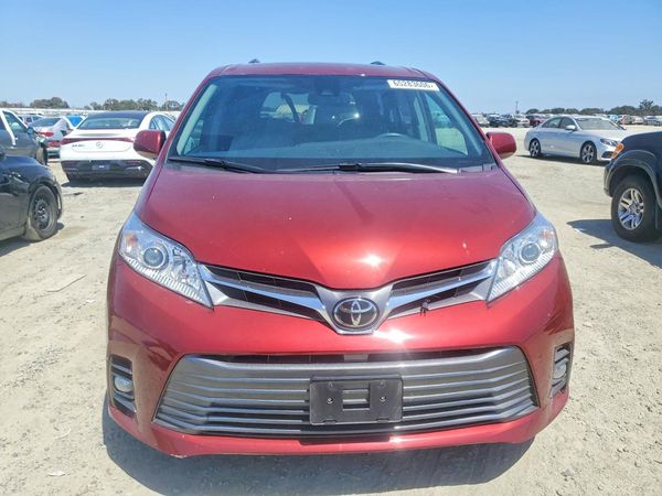 2018 TOYOTA SIENNA