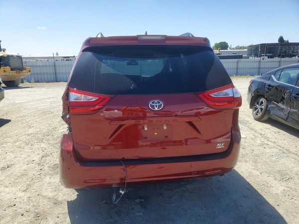 2018 TOYOTA SIENNA