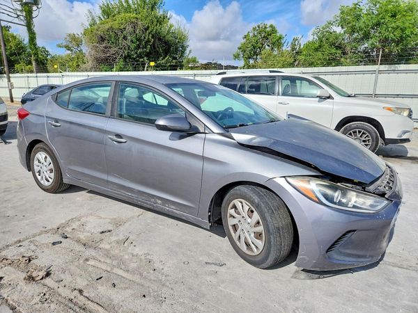 2018 HYUNDAI ELANTRA SE