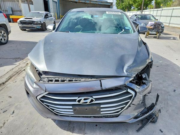 2018 HYUNDAI ELANTRA SE