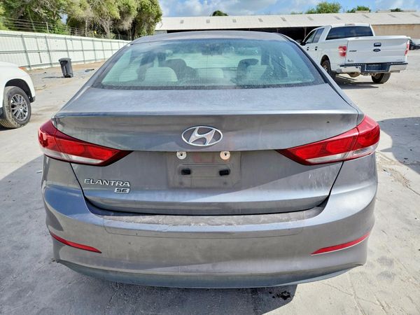 2018 HYUNDAI ELANTRA SE