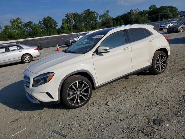 2015 MERCEDES-BENZ GLA