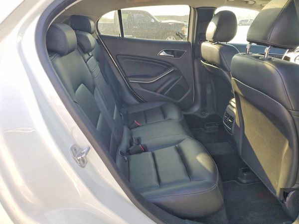 2015 MERCEDES-BENZ GLA GLA250