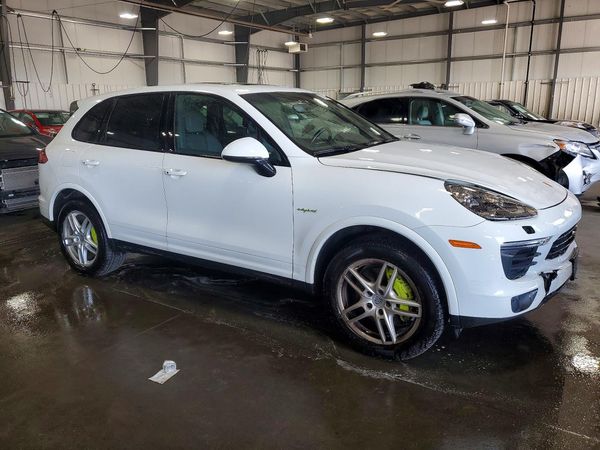 2017 PORSCHE CAYENNE E-Hybrid