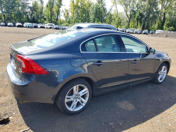 2015 VOLVO S60 Premier (non R design)