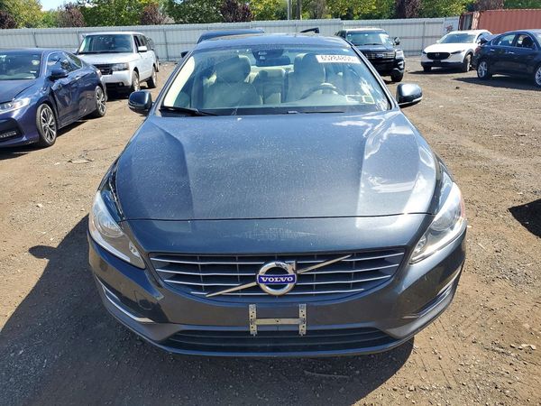 2015 VOLVO S60 Premier (non R design)