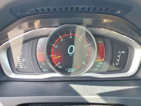 2015 VOLVO S60 Premier (non R design)