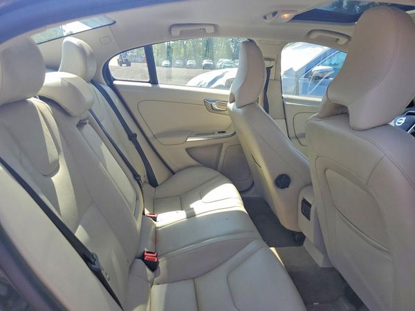 2015 VOLVO S60 Premier (non R design)