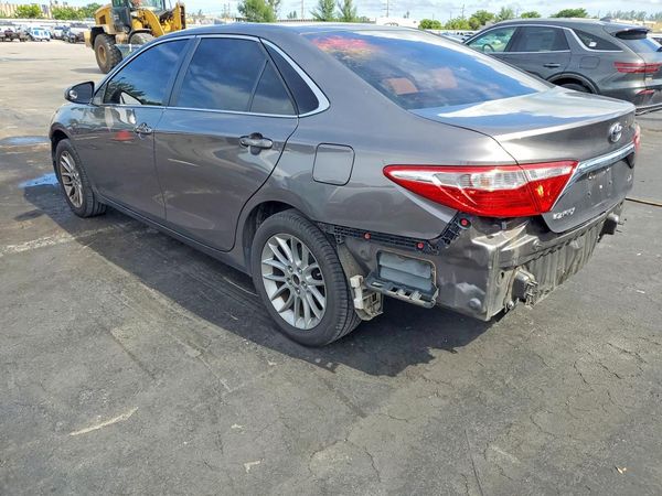 2016 TOYOTA CAMRY