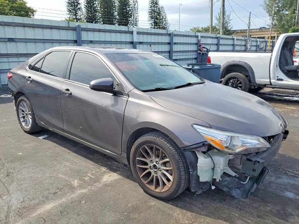 2016 TOYOTA CAMRY