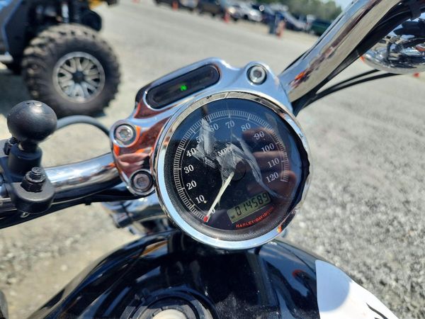2012 HARLEY-DAVIDSON XL1200