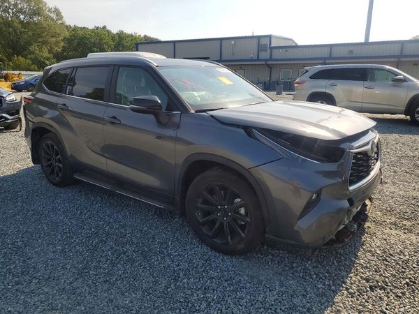 2024 TOYOTA HIGHLANDER