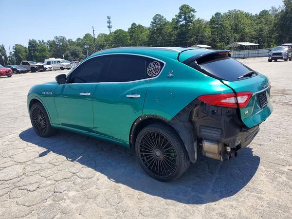 2017 MASERATI LEVANTE Luxury