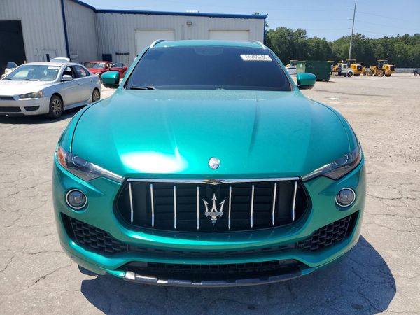 2017 MASERATI LEVANTE Luxury