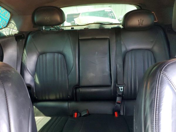 2017 MASERATI LEVANTE Luxury