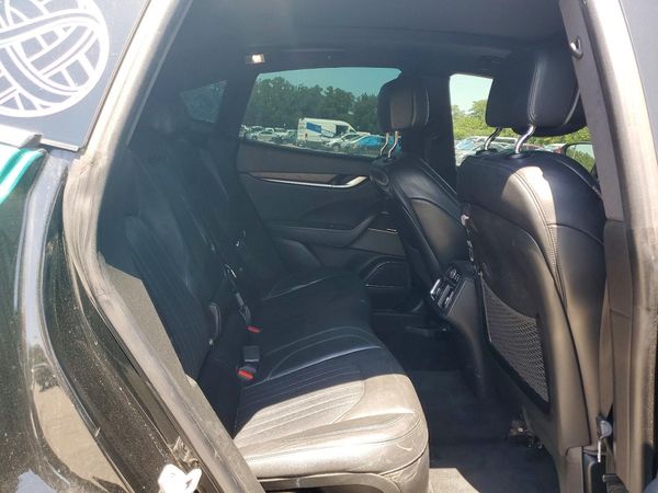 2017 MASERATI LEVANTE Luxury