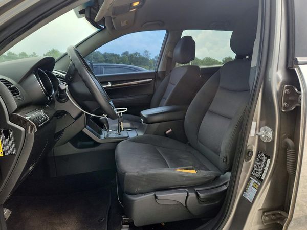 2012 KIA SORENTO GL(Middle-low grade) — DENT