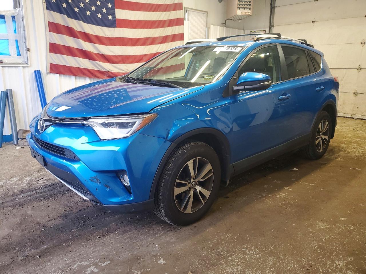 2016 TOYOTA RAV4 XLE (M Grade) — Front 3/4