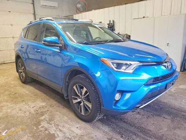 2016 TOYOTA RAV4 XLE (M Grade) — Passenger 3/4