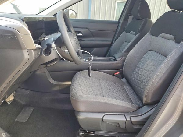 2025 NISSAN KICKS SV