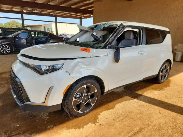 2025 KIA SOUL EX — Front 3/4