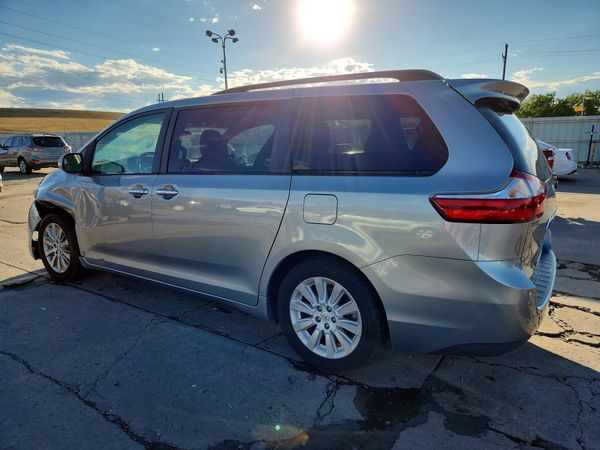 2015 TOYOTA SIENNA