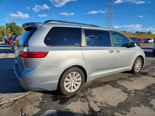 2015 TOYOTA SIENNA