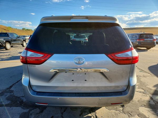 2015 TOYOTA SIENNA