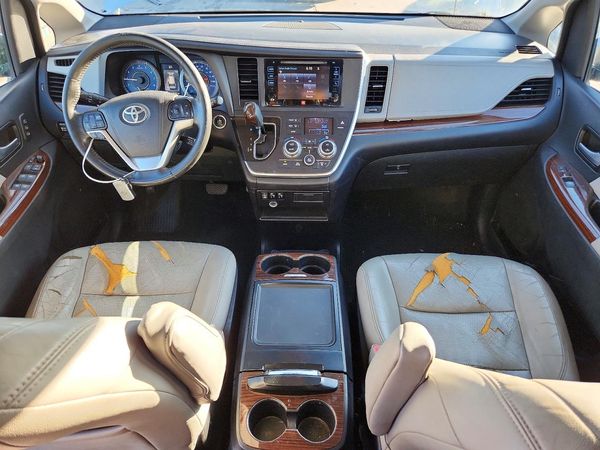 2015 TOYOTA SIENNA
