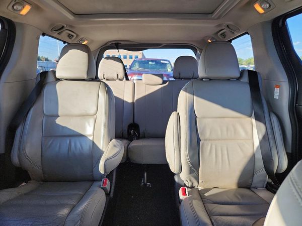 2015 TOYOTA SIENNA