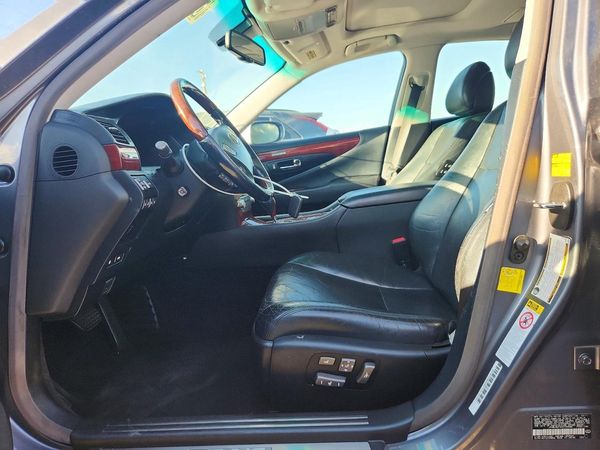 2012 LEXUS LS 460 — DENT