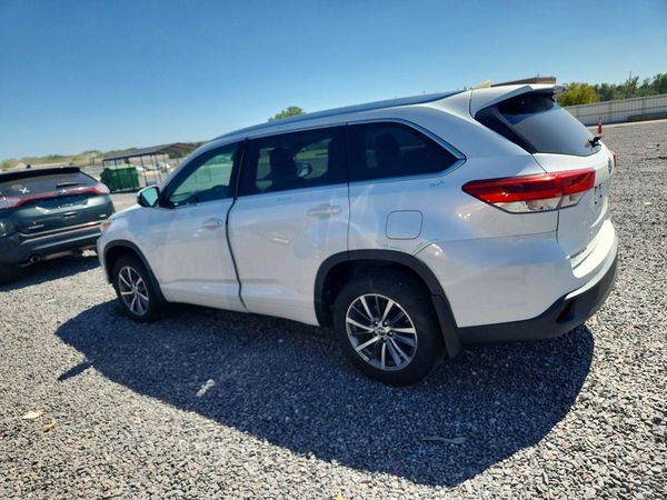 2017 TOYOTA HIGHLANDER