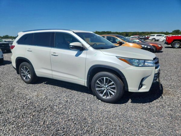 2017 TOYOTA HIGHLANDER