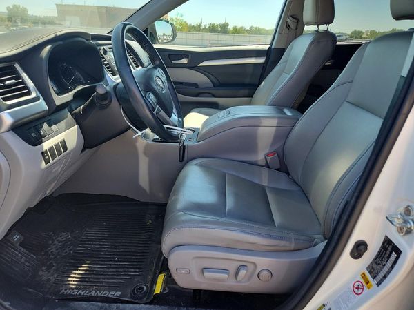 2017 TOYOTA HIGHLANDER