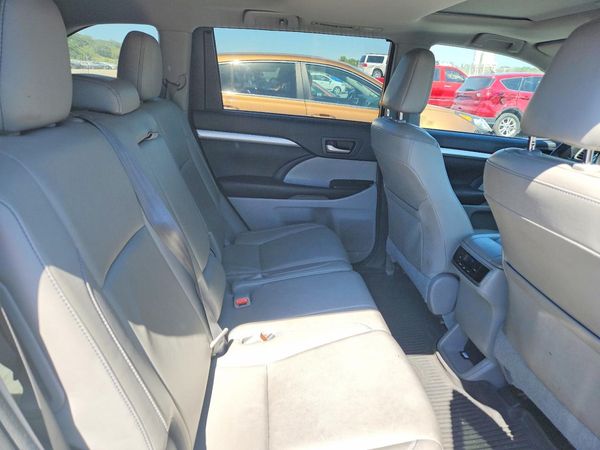 2017 TOYOTA HIGHLANDER