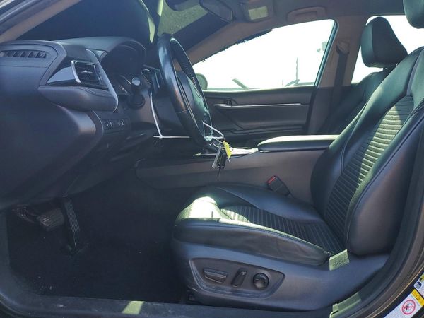 2019 TOYOTA CAMRY