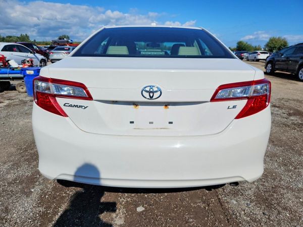 2014 TOYOTA CAMRY