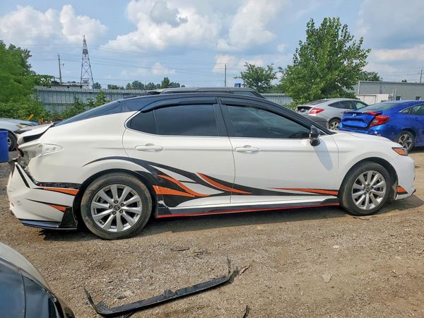 2020 TOYOTA CAMRY SE